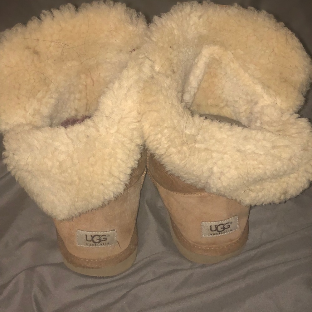 ❌SOLD❌ Chestnut bailey bow uggs